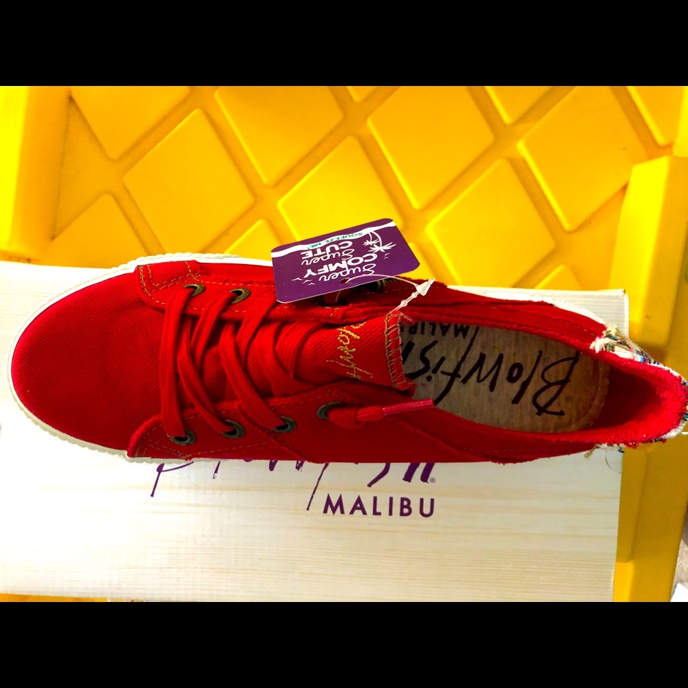 New Blowfish Red Size 9